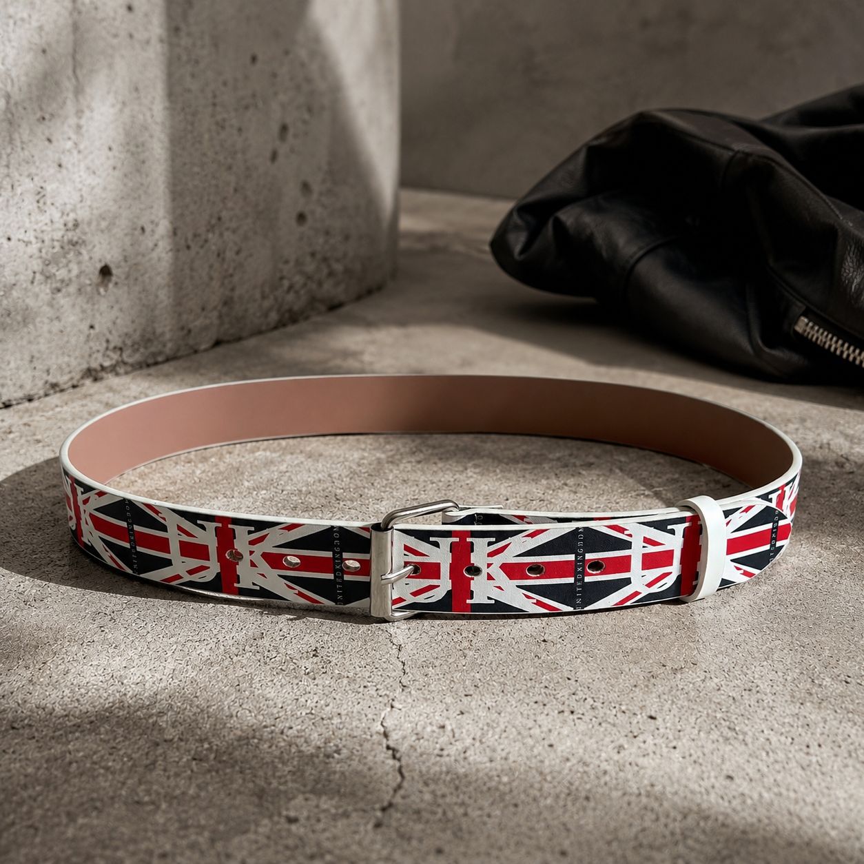 Cinturón con Estampado de la B - Street Fashion Uk reseña y precio